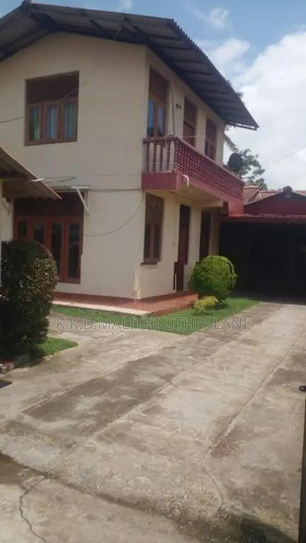 Two Houses For Sale In One Land Borupana