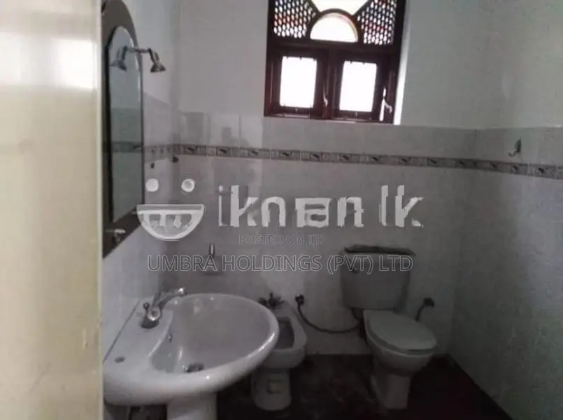 HOUSE/OFFICE FOR RENT IN BATTARAMULLA - 1607U