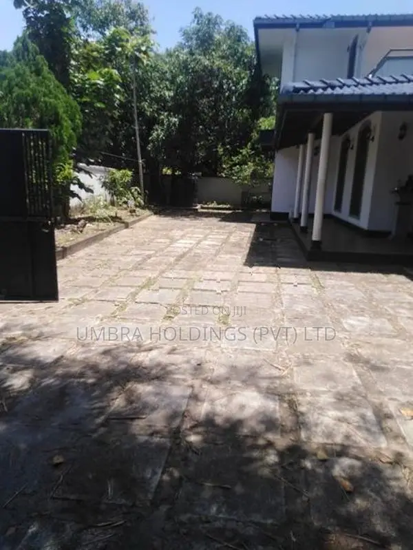 HOUSE/OFFICE FOR RENT IN BATTARAMULLA - 1607U