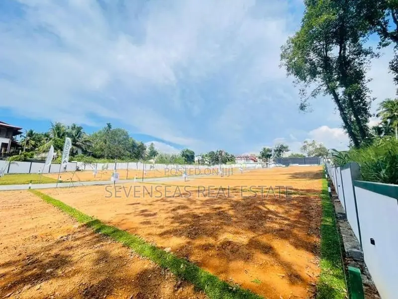 Land for Sale in Athurugiriya