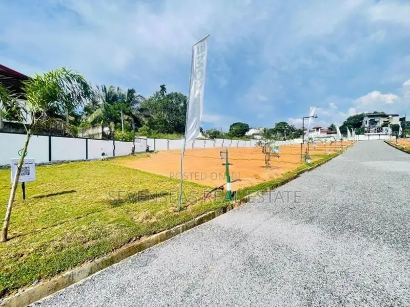 Land for Sale in Athurugiriya