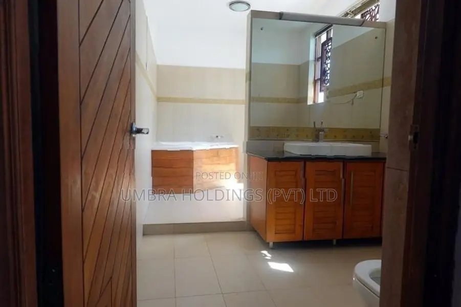 Luxury House for Rent in Nugegoda - 4012U