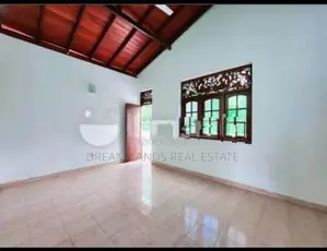 5BED HOUSE FOR SALE IN BANDARAGAMA (SP1296)