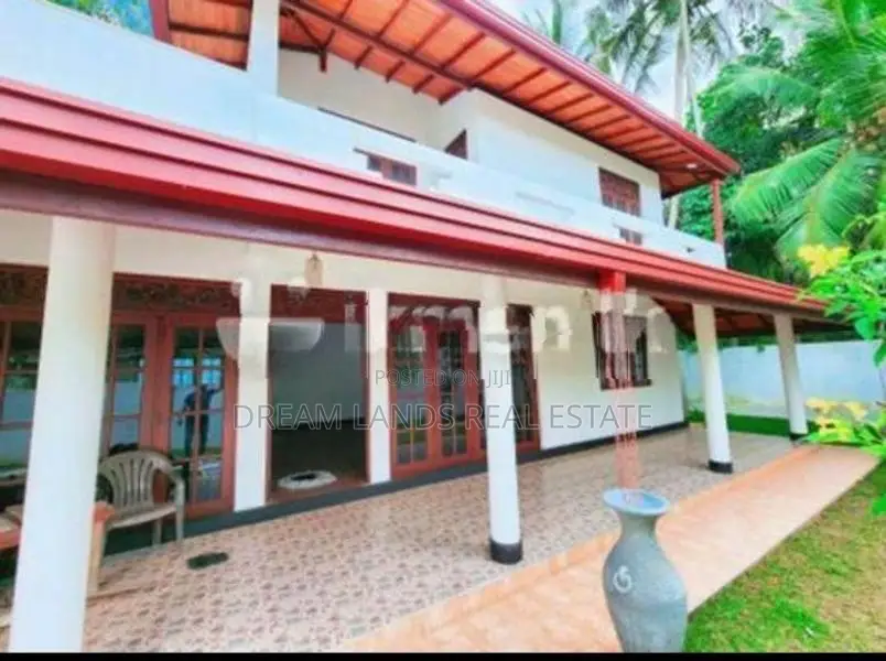5BED HOUSE FOR SALE IN BANDARAGAMA (SP1296)