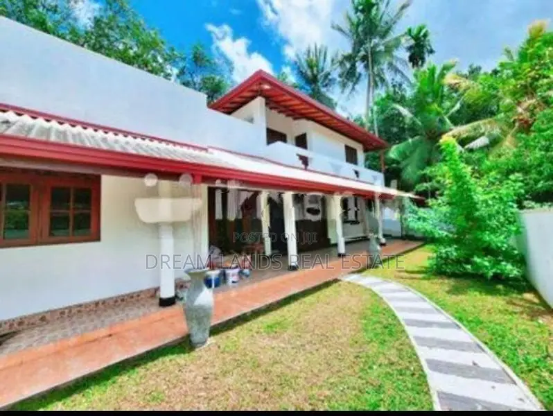 5BED HOUSE FOR SALE IN BANDARAGAMA (SP1296)
