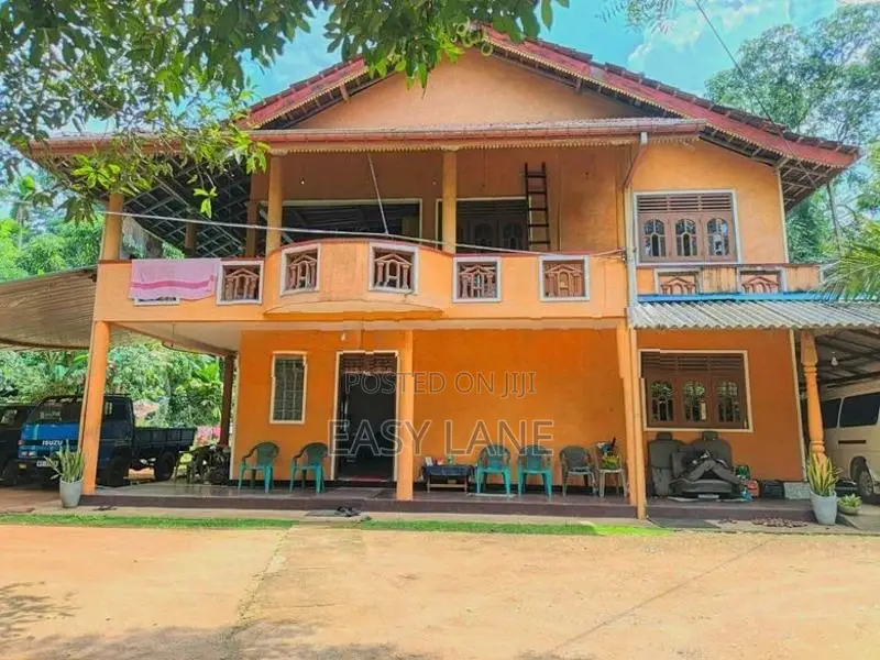 සුන්දර ඇළ පාරකට මැදිව අක්කර 2.5 ක ඉඩම හා දෙමහල් නිවසක් / SA 12827