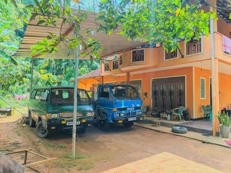 සුන්දර ඇළ පාරකට මැදිව අක්කර 2.5 ක ඉඩම හා දෙමහල් නිවසක් / SA 12827