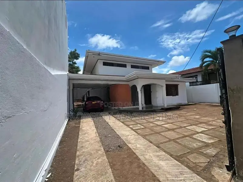 5 Bedroom spacious house for rent in nadimala - dehiwala