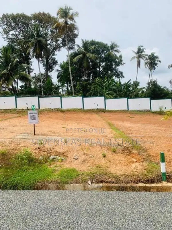 බිම් කොටස් Athurugiriya