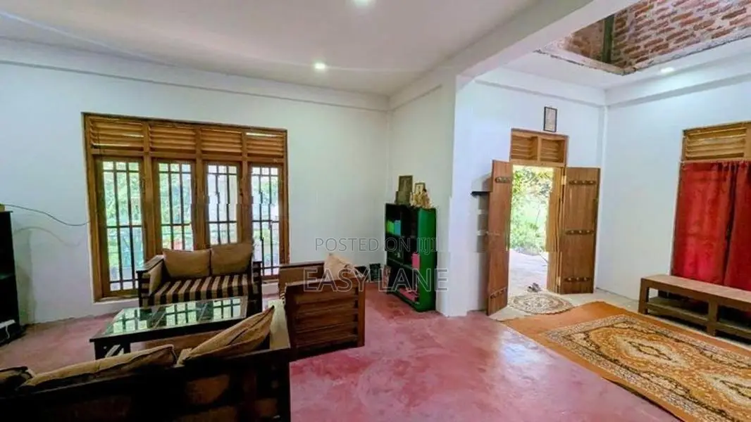 🏡🌟 වරකාපොළ නගරයෙන් දෙමහල් නිවසක් / SA 15368