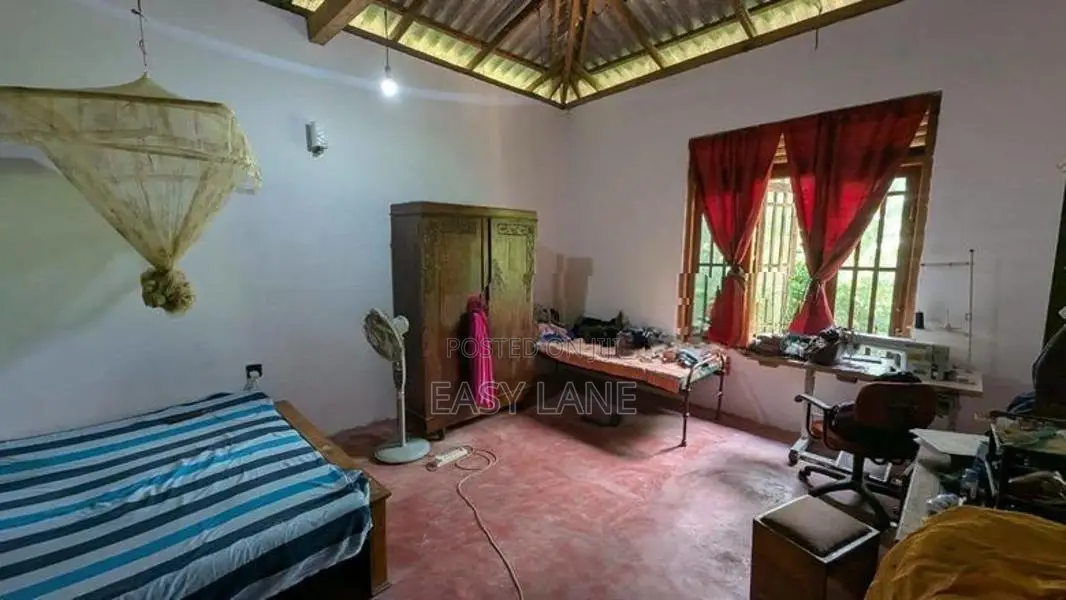 🏡🌟 වරකාපොළ නගරයෙන් දෙමහල් නිවසක් / SA 15368