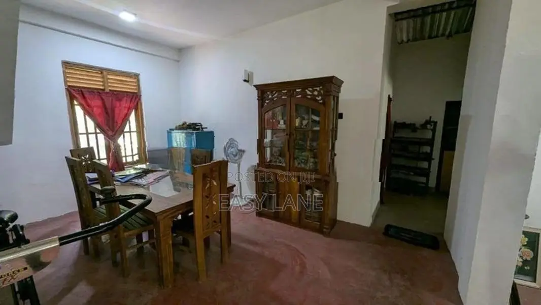 🏡🌟 වරකාපොළ නගරයෙන් දෙමහල් නිවසක් / SA 15368
