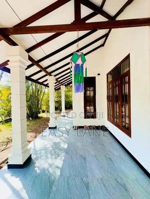 House for sale in pasyala / SA 14018