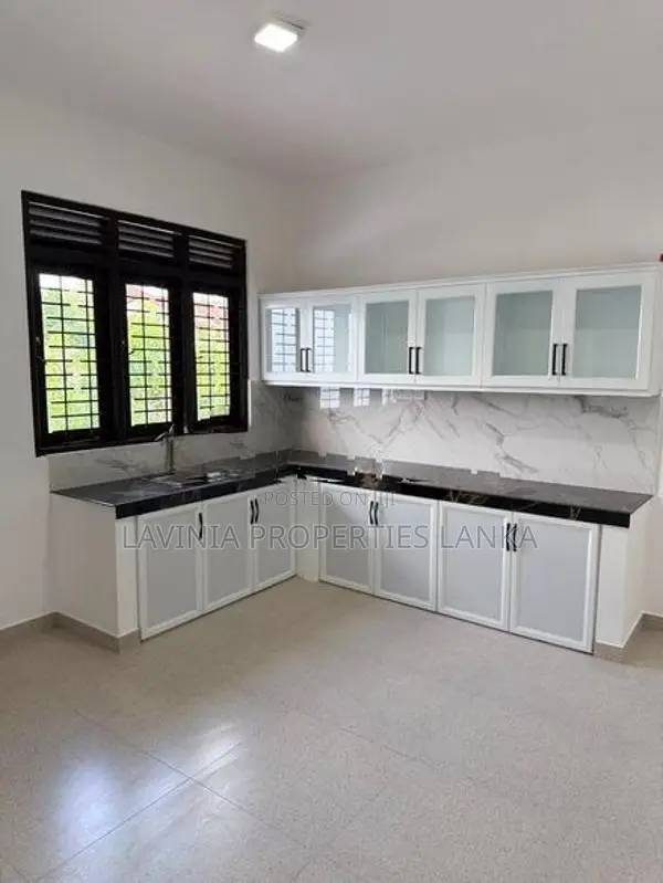 HOUSE FOR SALE AT PILIYANDALA THA 80H