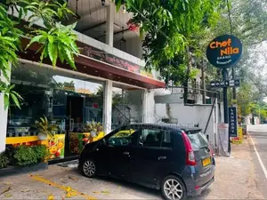 Restaurant for rent in road facing