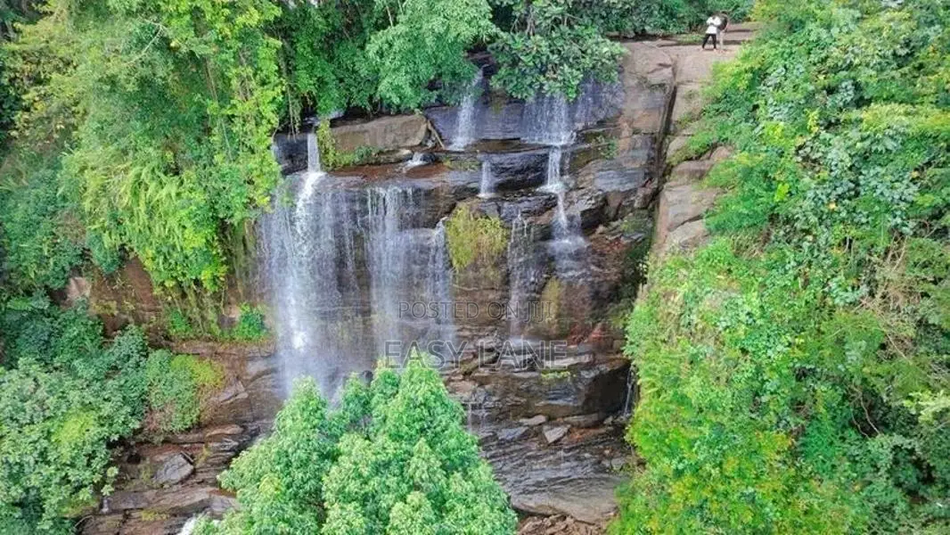 සුන්දර දිය පාරකට මායිම් අක්කර 2.5 ක ඉඩමක් / SA 14099