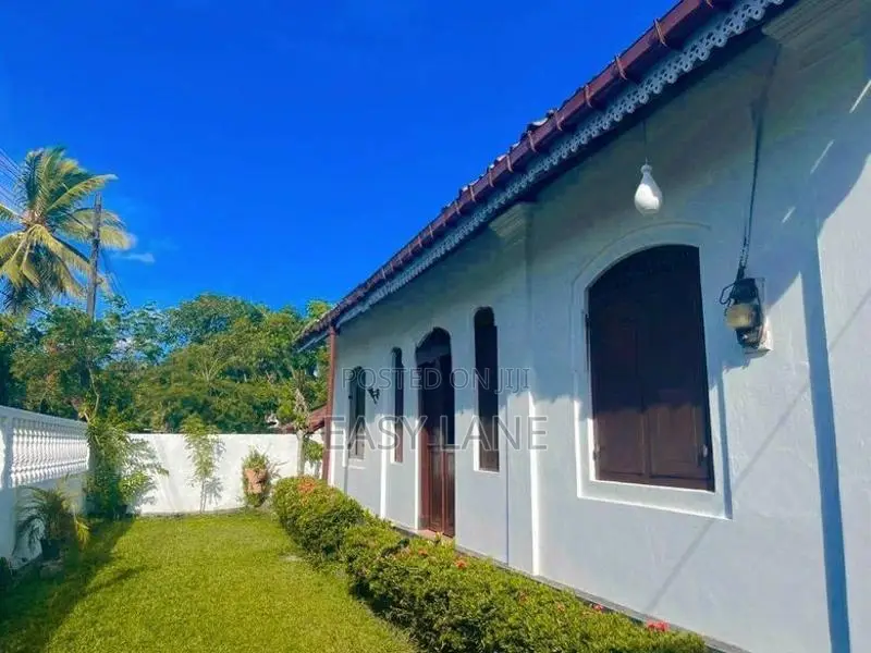 Antique house for sale in kamburupitiya / YS 14440