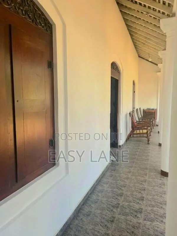 Antique house for sale in kamburupitiya / YS 14440