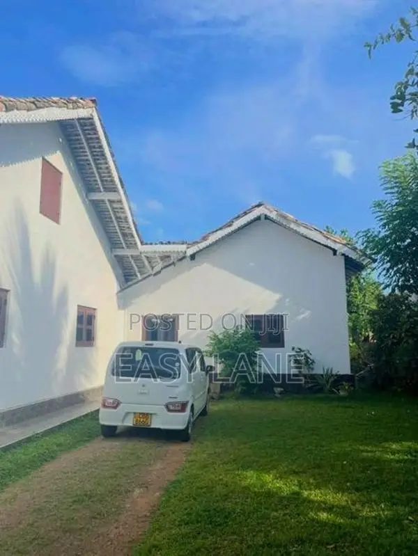 Antique house for sale in kamburupitiya / YS 14440