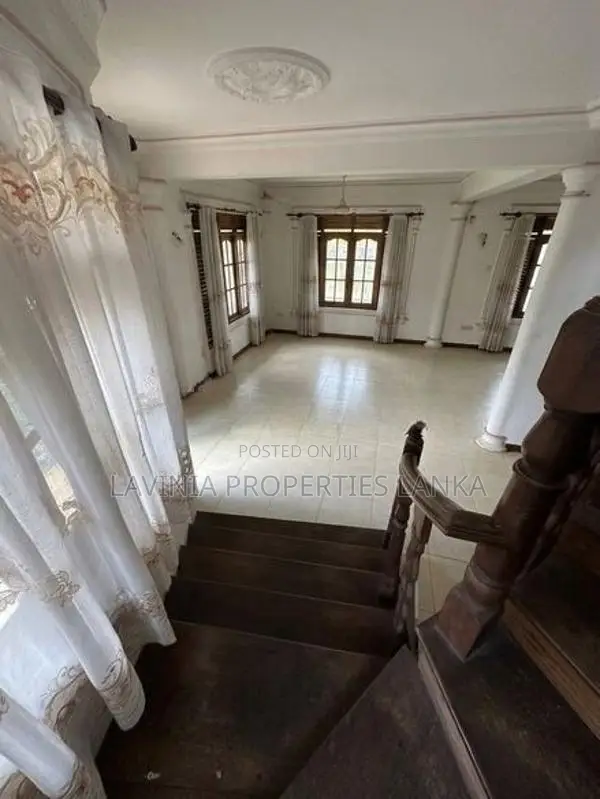 Spacious 5-Bedroom House for Sale in Pannipitiya - THE056H
