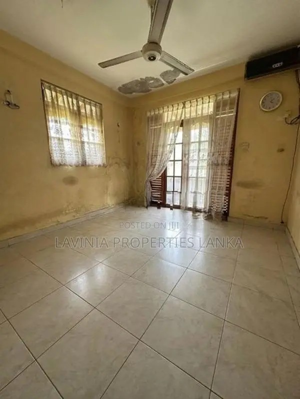 Spacious 5-Bedroom House for Sale in Pannipitiya - THE056H