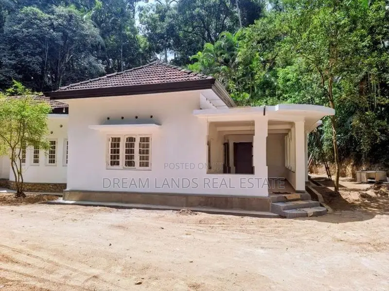 Singal story stand a lone house for rent kandy