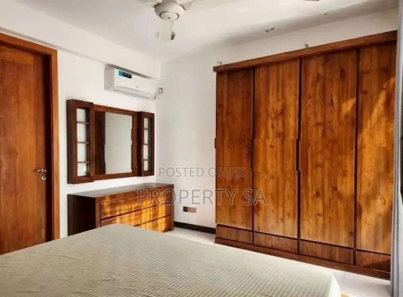 3 bedroom Apartment for Rent in Colombo 5