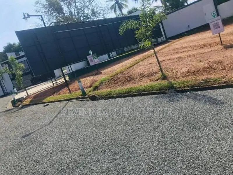 best land in athurugiriya road habarakada