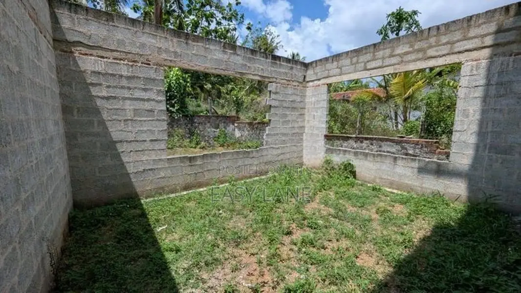 House for sale in minuwangoda / SA 12269