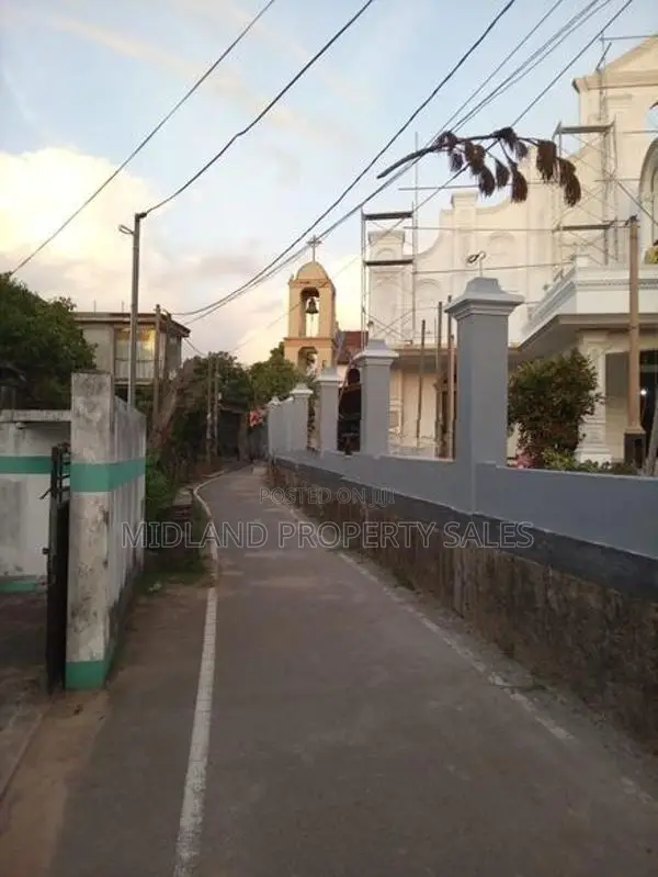ජා- ඇල නගර මධ්‍යයේ වටිනා බිම්කොටස් සමග පැරණි නිවස විකිණීමට