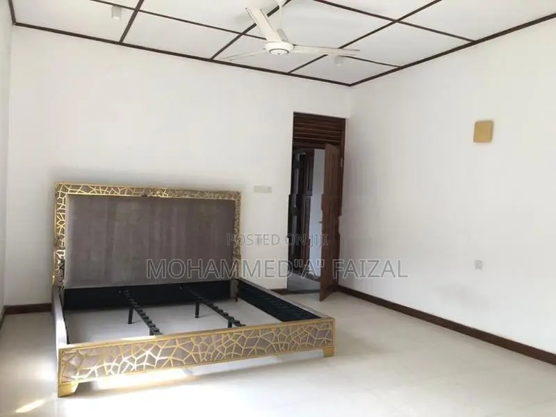 Office Place For Rent in W A.Silva Mawathe Wellawatte Colombo.06