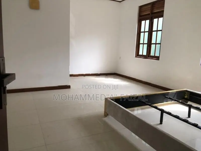 Warehouse & Store For Rent in W A.Silva Mawathe Wellawatte Colombo.06