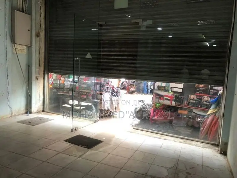 Commercial Building For Sale in Keyser Street Pettah Colombo.11