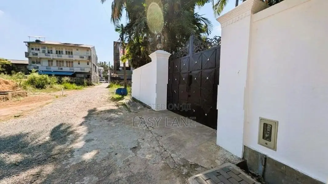 House for sale in kaduwela / CA 12218