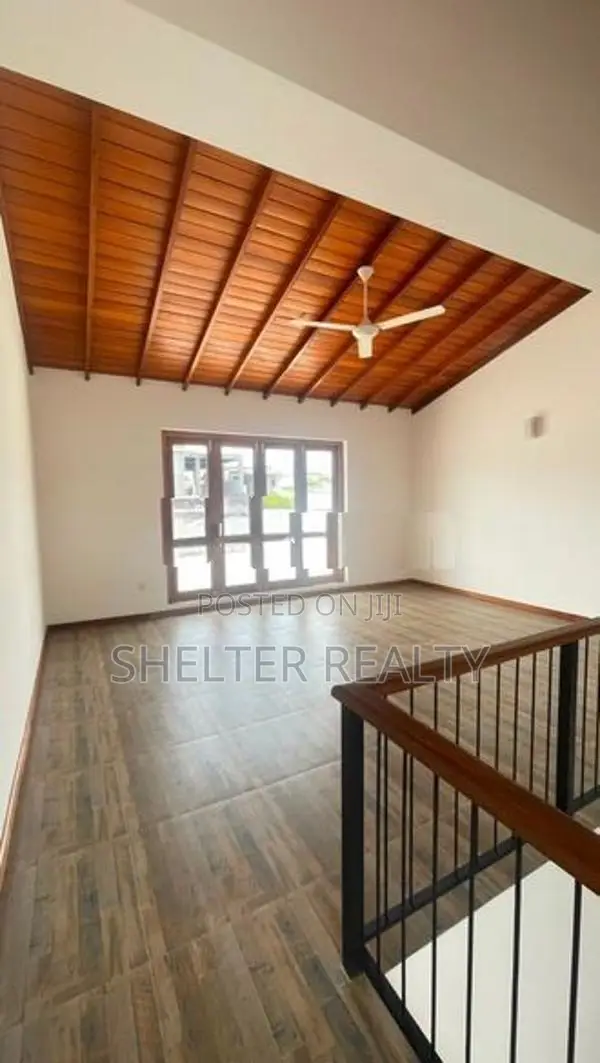 Unfurnished 4 BR Brand New House for rent in Battaramulla