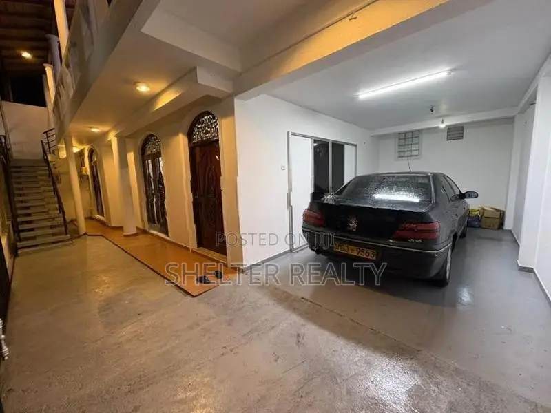 Spacious 4 BR House for rent in Rajagiriya , Buthgamuwa Rd