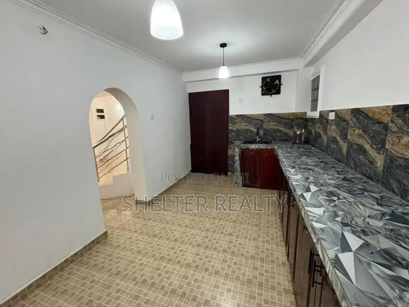 Spacious 4 BR House for rent in Rajagiriya , Buthgamuwa Rd