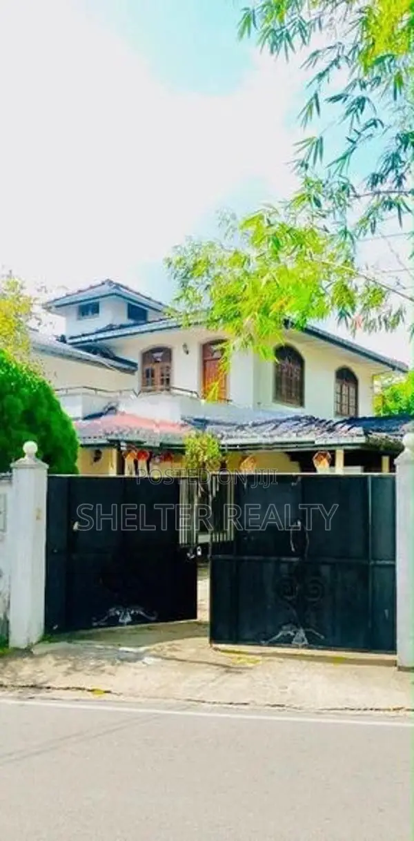 Spacious 5 BR house for rent in Battaramulla