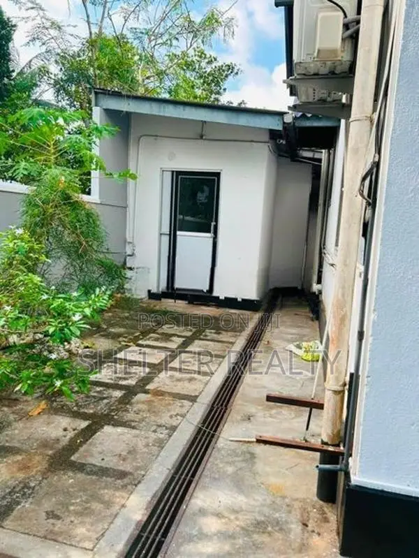 Spacious 5 BR house for rent in Battaramulla