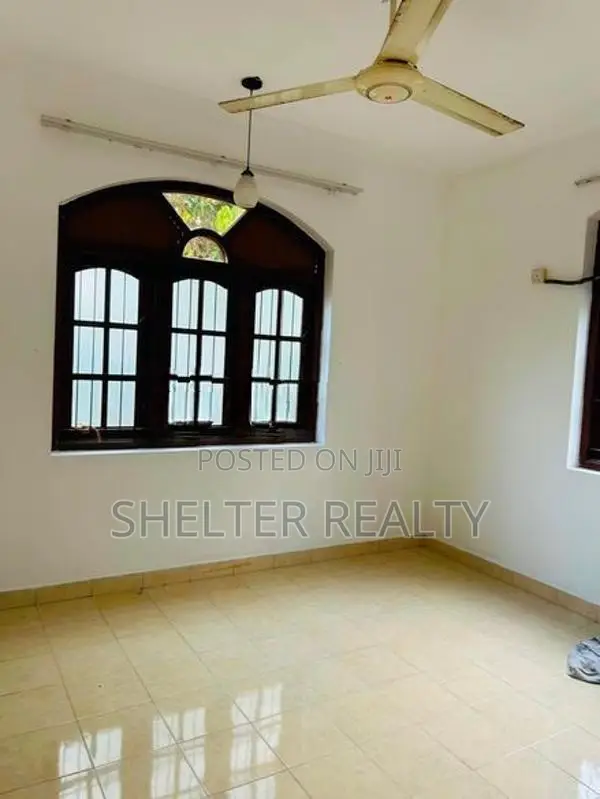 Spacious 5 BR house for rent in Battaramulla
