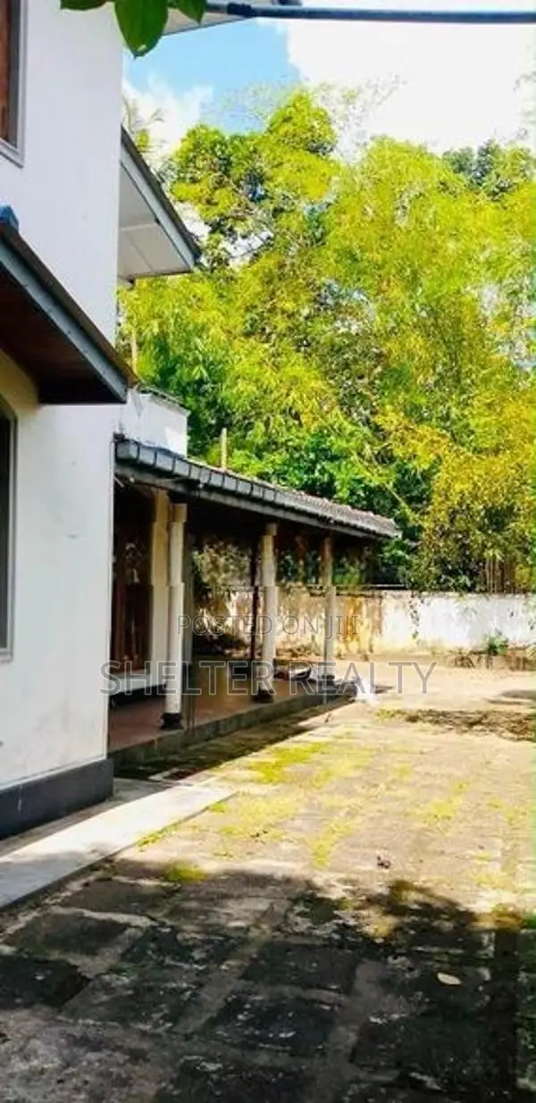 Spacious 5 BR house for rent in Battaramulla