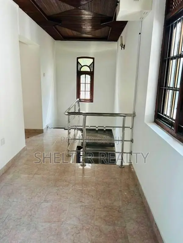 Spacious 5 BR house for rent in Battaramulla