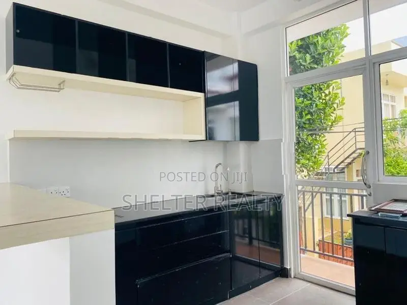 Unfurnished 4 BR Upstair house for rent in Malabe, Thalahena
