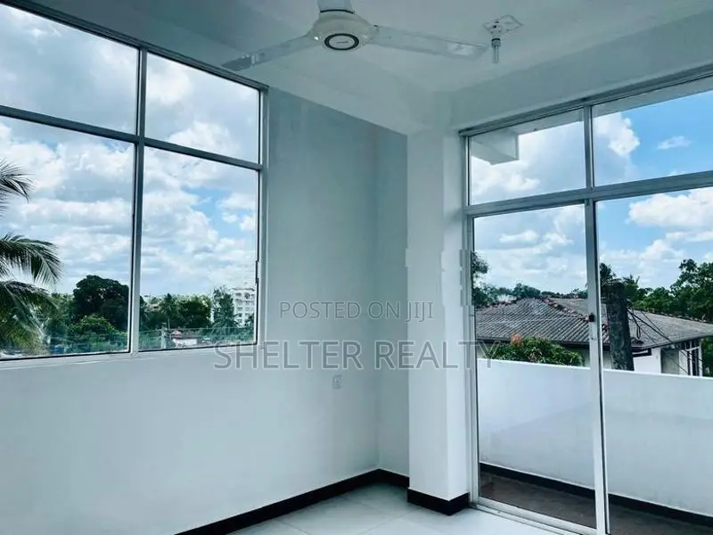 Unfurnished 4 BR Upstair house for rent in Malabe, Thalahena