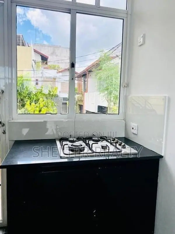 Unfurnished 4 BR Upstair house for rent in Malabe, Thalahena