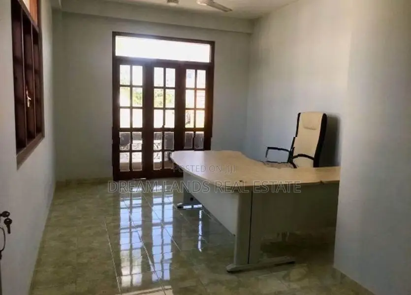 COMMERCIAL BUILDING FOR RENT IN BATTARAMULLA (SP1302)