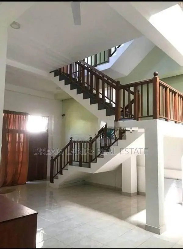 COMMERCIAL BUILDING FOR RENT IN BATTARAMULLA (SP1302)