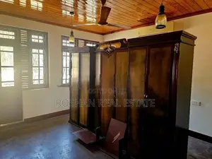 MODERN HOUSE FOR SALE COLOMBO 5 MU2872