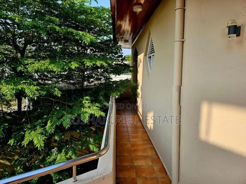 MODERN HOUSE FOR SALE COLOMBO 5 MU2872
