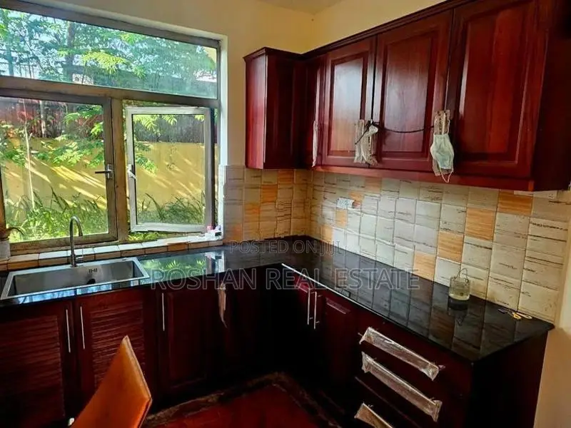 SUPER LUXURIOUS HOUSE FOR SALE COLOMBO 05 MU2873